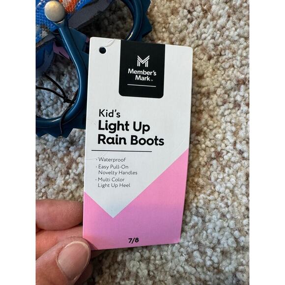 NEW!! Boys Light Up Rain Boots, size 7/8 Toddler, Sharks, Members Mark - Picture 6 of 6